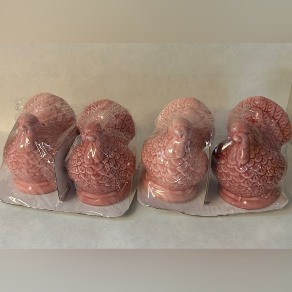 Ceramic Turkey Pink Salt and Pepper Shakers Thanksgiving New (2 Sets) - Picture 1 of 7